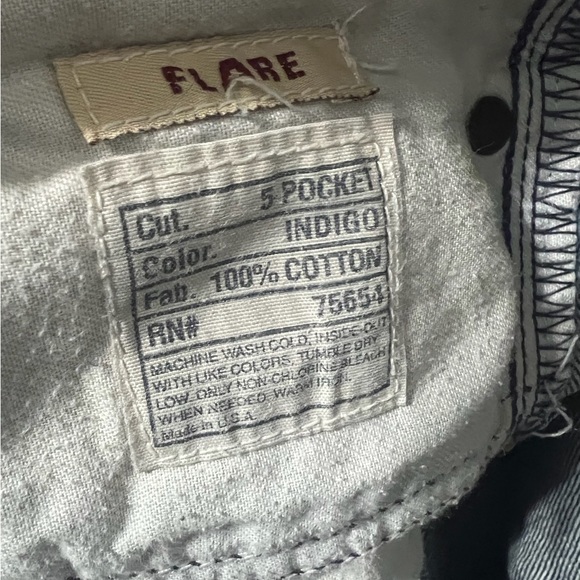 ABERCROMBIE &FITCH, 6R, BUTTON FLY, FLARE, 5 POCKET JEANS. - Picture 3 of 10